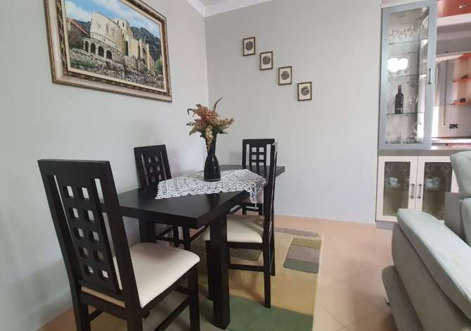 Shtepi me qera 2+1 ne Tirane - 770 Euro