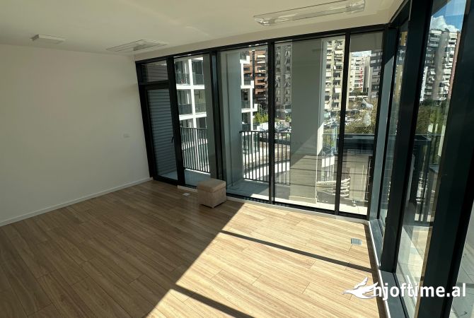 Ambient biznesi me qera 3+1 ne Tirane - 1,500 Euro