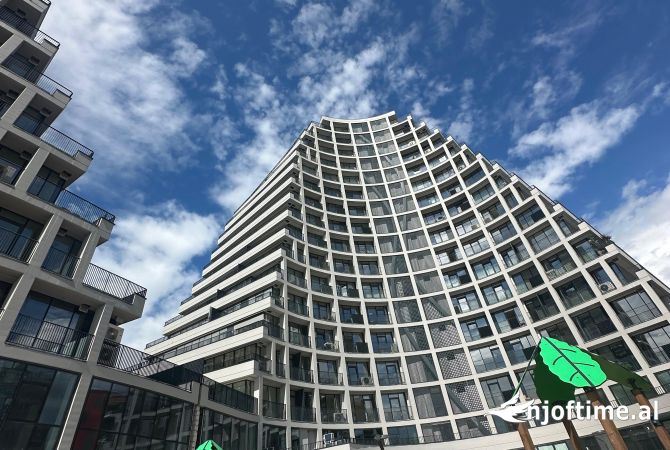 Ambient biznesi me qera 3+1 ne Tirane - 1,300 Euro