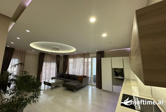 Shtepi me qera 3+1 ne Tirane - 1,300 Euro