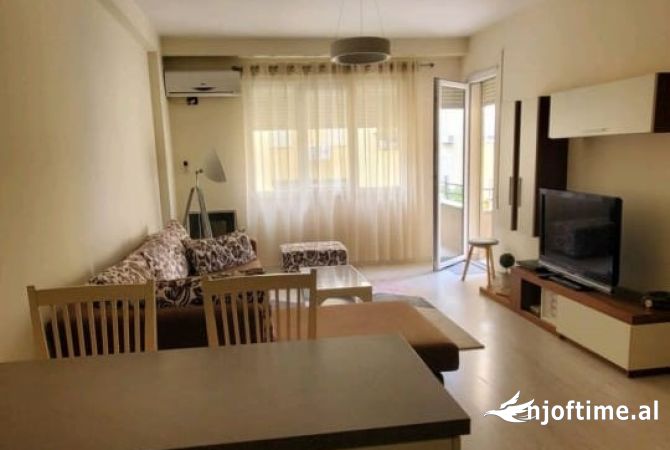 Shtepi me qera 2+1 ne Tirane - 500 Euro