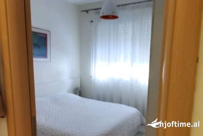 Shtepi me qera Apartament ne Tirane, 2+1, Mobilimi E mobiluar, Pagesa 500  Euro.