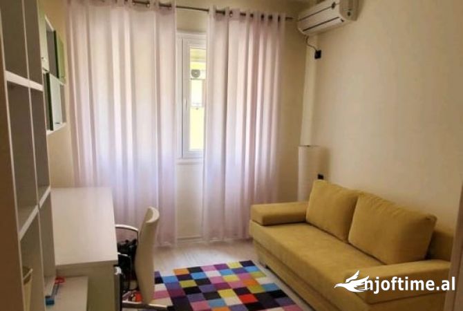 Shtepi me qera Apartament ne Tirane, 2+1, Mobilimi E mobiluar, Pagesa 500  Euro.