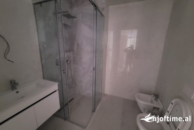 Shtepi me qera Apartament ne Tirane, 2+1, Mobilimi E mobiluar, Pagesa 1,500  Euro.