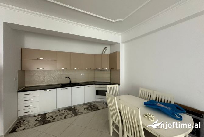 Shtepi me qera 3+1 ne Tirane - 650 Euro