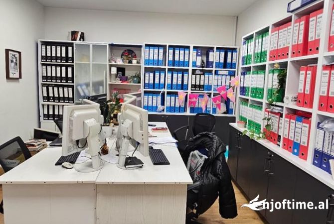 Ambient biznesi me qera 3+1 ne Tirane - 3,000 Euro