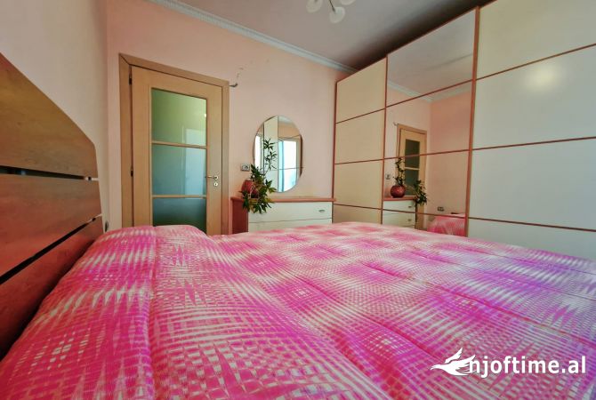 Shtepi me qera Apartament ne Tirane, 2+1, Mobilimi E mobiluar, Pagesa 500  Euro.