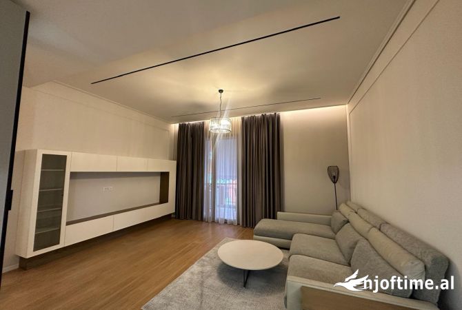 Shtepi me qera 2+1 ne Tirane - 1,200 Euro