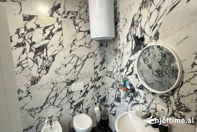 Shtepi me qera Apartament ne Tirane, 2+1, Mobilimi E mobiluar, Pagesa 1,600  Euro.