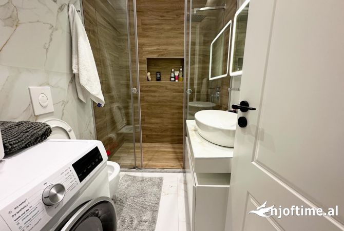 Shtepi ne shitje Apartament ne Tirane, 2+1, Mobilimi E mobiluar, Pagesa 220,000  Euro.