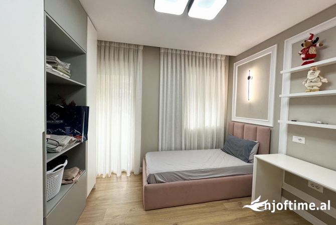 Shtepi ne shitje Apartament ne Tirane, 2+1, Mobilimi E mobiluar, Pagesa 220,000  Euro.