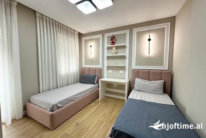 Shtepi ne shitje Apartament ne Tirane, 2+1, Mobilimi E mobiluar, Pagesa 220,000  Euro.