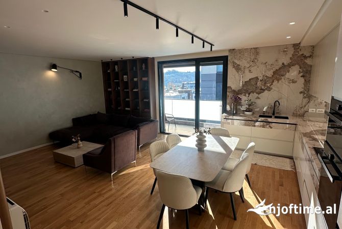 Shtepi me qera 3+1 ne Tirane - 2,300 Euro