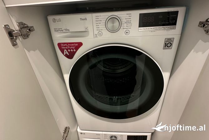 Shtepi me qera Apartament ne Tirane, 3+1, Mobilimi Pjeserisht e mobiluar, Pagesa 2,300  Euro.