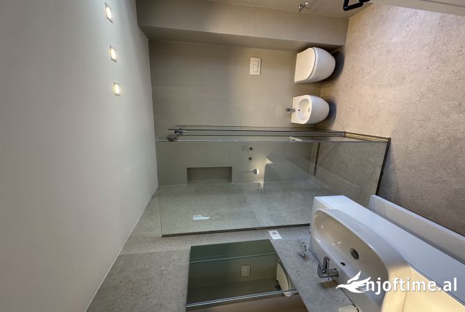 Shtepi me qera Vila Luksoze ne Tirane, 3+1, Mobilimi E mobiluar, Pagesa 3,000  Euro.