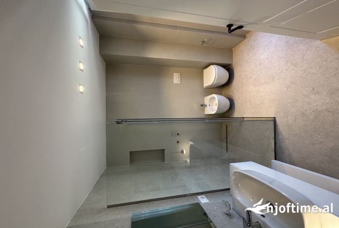 Shtepi me qera Vila Luksoze ne Tirane, 3+1, Mobilimi E mobiluar, Pagesa 3,000  Euro.