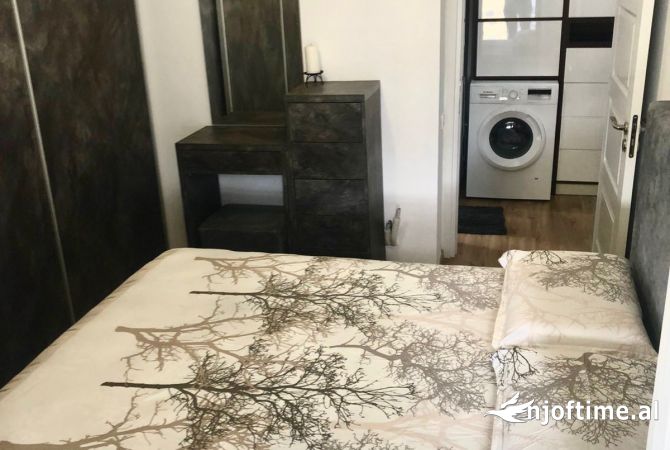 Shtepi ne shitje Apartament ne Tirane, 1+1, Mobilimi E mobiluar, Pagesa 115,000  Euro.