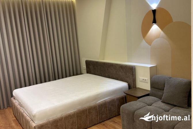Shtepi me qera Apartament ne Tirane, Garsoniere, Mobilimi E mobiluar, Pagesa 450  Euro.