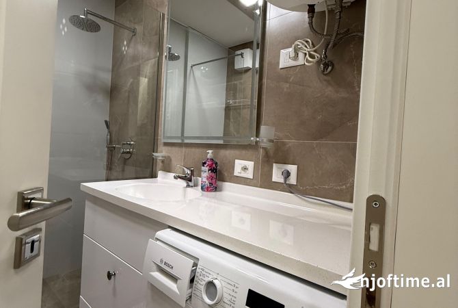 Shtepi me qera Apartament ne Tirane, 2+1, Mobilimi E mobiluar, Pagesa 1,200  Euro.