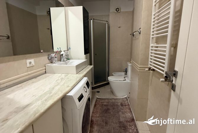 Shtepi ne shitje Apartament ne Tirane, 3+1, Mobilimi E mobiluar, Pagesa 310,000  Euro.