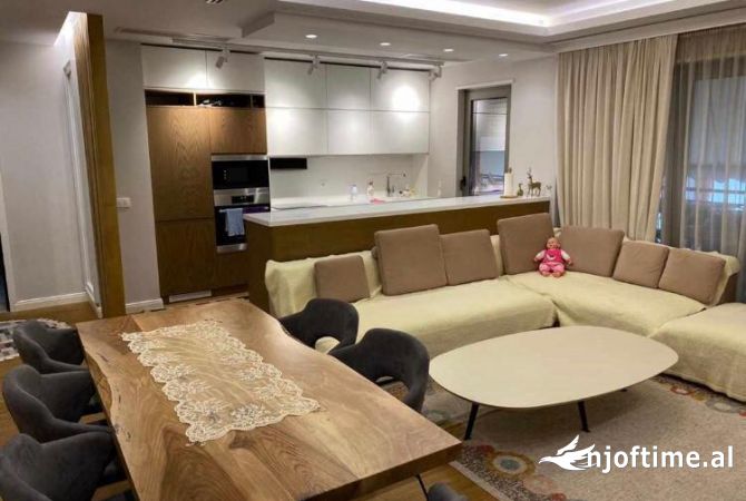 Shtepi me qera 2+1 ne Tirane - 1,250 Euro