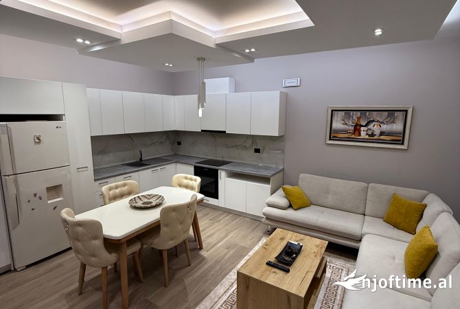 Shtepi me qera Apartament ne Tirane, 2+1, Mobilimi E mobiluar, Pagesa 1,700  Euro.