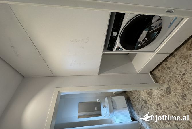 Shtepi me qera Vila Luksoze ne Tirane, 3+1, Mobilimi E mobiluar, Pagesa 3,000  Euro.