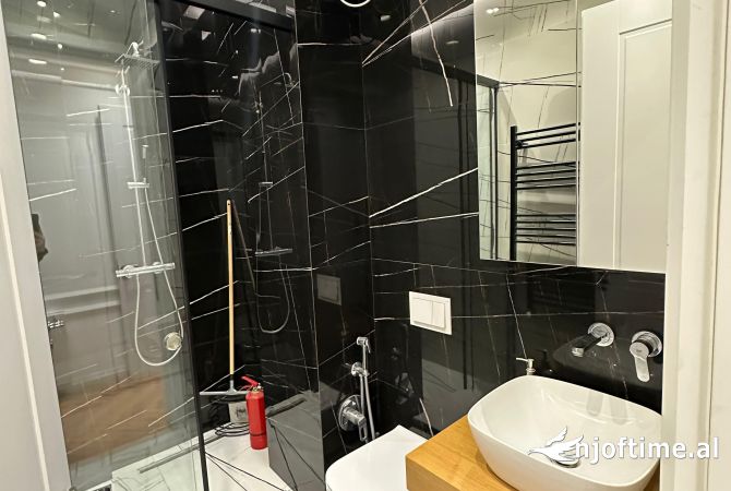 Shtepi me qera Apartament ne Tirane, 2+1, Mobilimi E mobiluar, Pagesa 1,200  Euro.