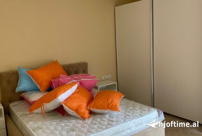 Shtepi ne shitje Apartament ne Vlore, 2+1, Mobilimi E mobiluar, Pagesa 137,200  Euro.