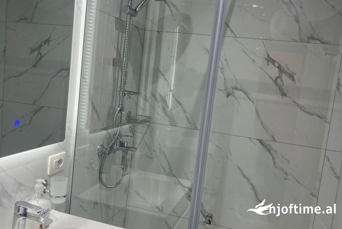 Shtepi me qera Apartament ne Tirane, 1+1, Mobilimi E mobiluar, Pagesa 1,000  Euro.