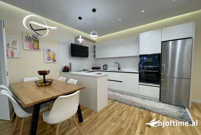 Shtepi ne shitje Apartament ne Tirane, 2+1, Mobilimi E mobiluar, Pagesa 285,000  Euro.