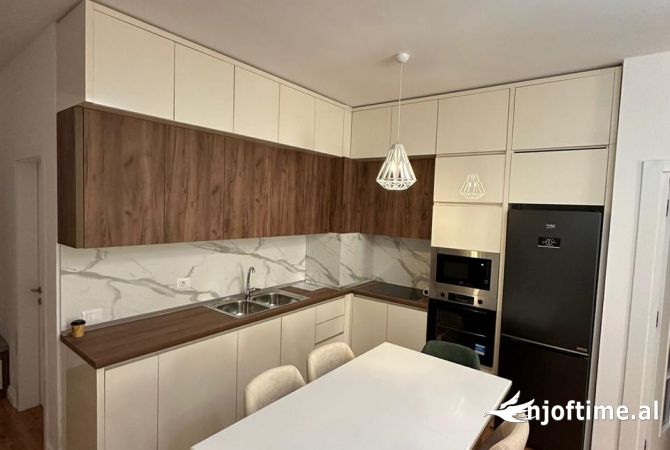 Shtepi me qera 2+1 ne Tirane - 1,200 Euro