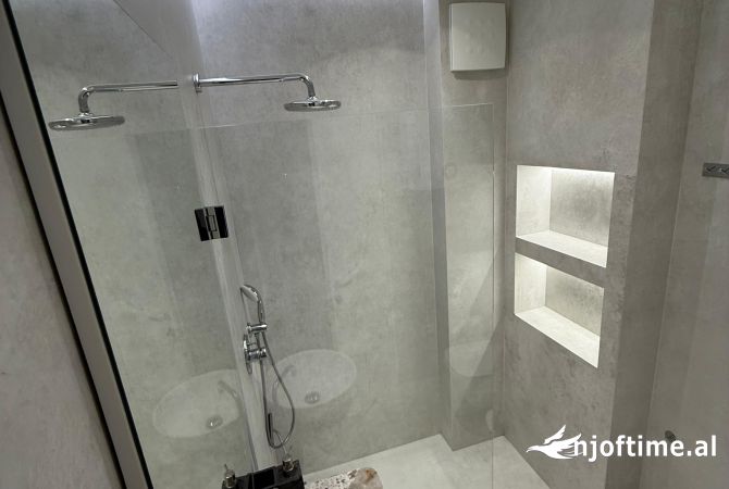 Shtepi me qera Apartament ne Tirane, 3+1, Mobilimi E mobiluar, Pagesa 2,000  Euro.