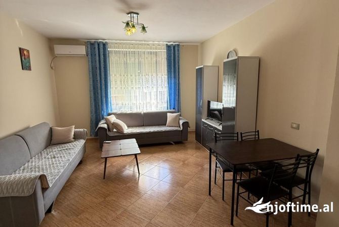 Shtepi me qera 2+1 ne Tirane - 650 Euro