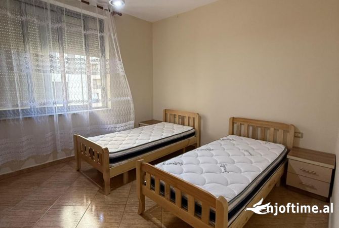 Shtepi me qera Apartament ne Tirane, 2+1, Mobilimi E mobiluar, Pagesa 650  Euro.