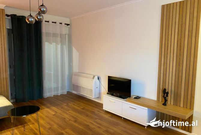 Shtepi me qera Apartament ne Tirane, 1+1, Mobilimi E mobiluar, Pagesa 750  Euro.