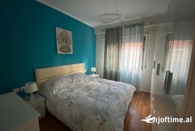 Shtepi me qera Apartament ne Tirane, 1+1, Mobilimi E mobiluar, Pagesa 750  Euro.