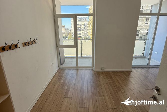 Ambient biznesi me qera 3+1 ne Tirane - 1,500 Euro