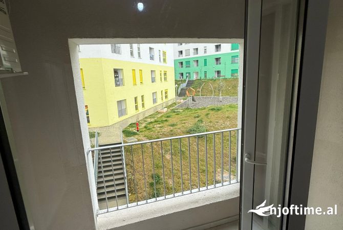 Shtepi ne shitje Apartament ne Tirane, 1+1, Mobilimi Pjeserisht e mobiluar, Pagesa 95,000  Euro.