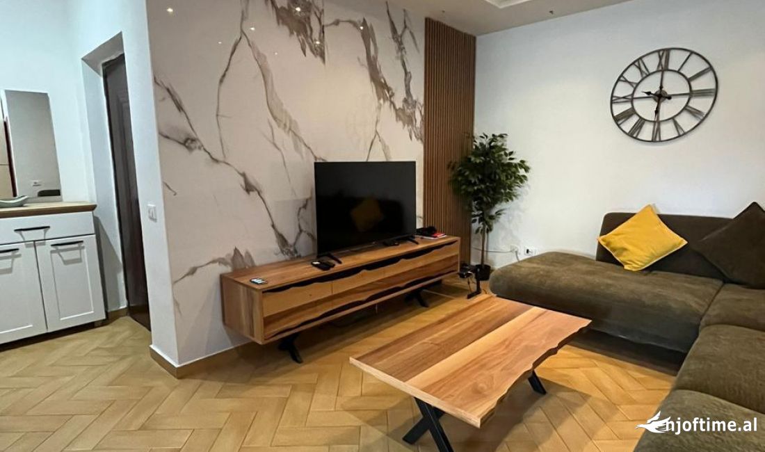 Shtepi me qera Apartament ne Tirane, 2+1, Mobilimi E mobiluar, Pagesa 850  Euro.