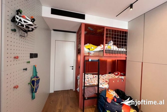 Shtepi ne shitje Apartament ne Tirane, 2+1, Mobilimi E mobiluar, Pagesa 255,000  Euro.
