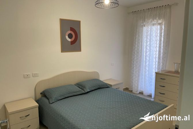 Shtepi ne shitje Apartament ne Tirane, 1+1, Mobilimi E mobiluar, Pagesa 145,000  Euro.