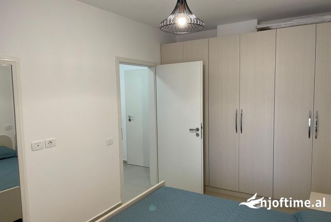 Shtepi ne shitje Apartament ne Tirane, 1+1, Mobilimi E mobiluar, Pagesa 145,000  Euro.