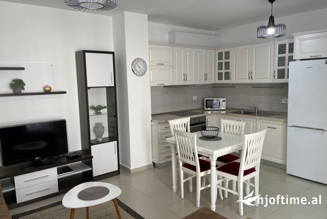 Shtepi ne shitje Apartament ne Tirane, 1+1, Mobilimi E mobiluar, Pagesa 145,000  Euro.