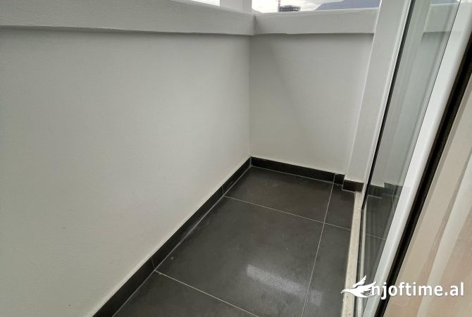 Shtepi ne shitje Apartament ne Tirane, 1+1, Mobilimi E mobiluar, Pagesa 89,000  Euro.