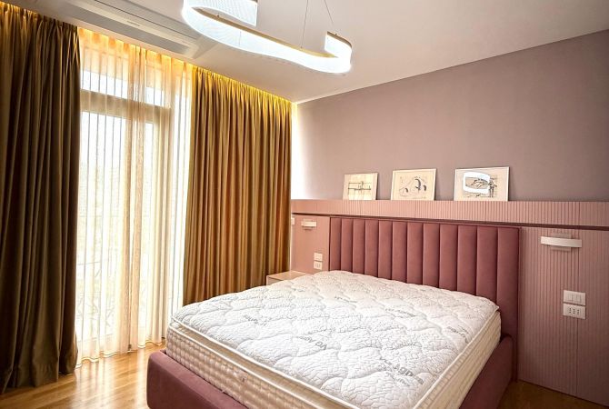 Shtepi ne shitje 4+1 ne Tirane - 700,000 Euro