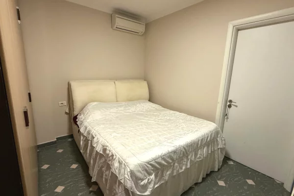 Shtepi me qera Apartament ne Tirane, 3+1, Mobilimi E mobiluar, Pagesa 750  Euro.