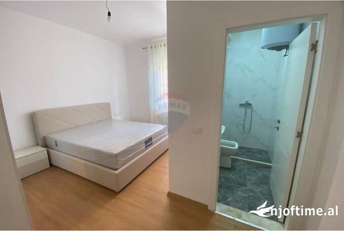 Shtepi me qera Apartament ne Tirane, 2+1, Mobilimi Pjeserisht e mobiluar, Pagesa 600  Euro.