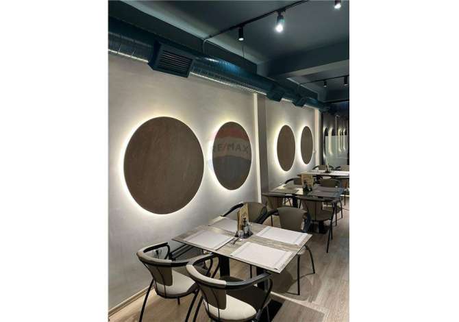 Ambient biznesi me qera 2+1 ne Tirane - 1,500 Euro