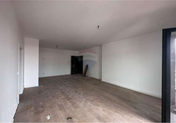 Ambient biznesi me qera 3+1 ne Tirane - 1,700 Euro